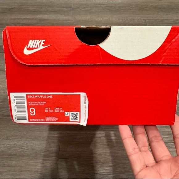 Nike Waffle One Black Yellow Jaune Strike Athletic Sneakers - Picture 13 of 13